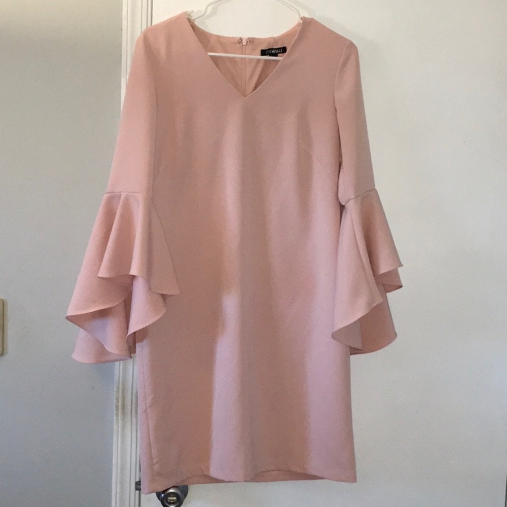 Worn once Roz and Ali size 6 with dramatic bell sleeve